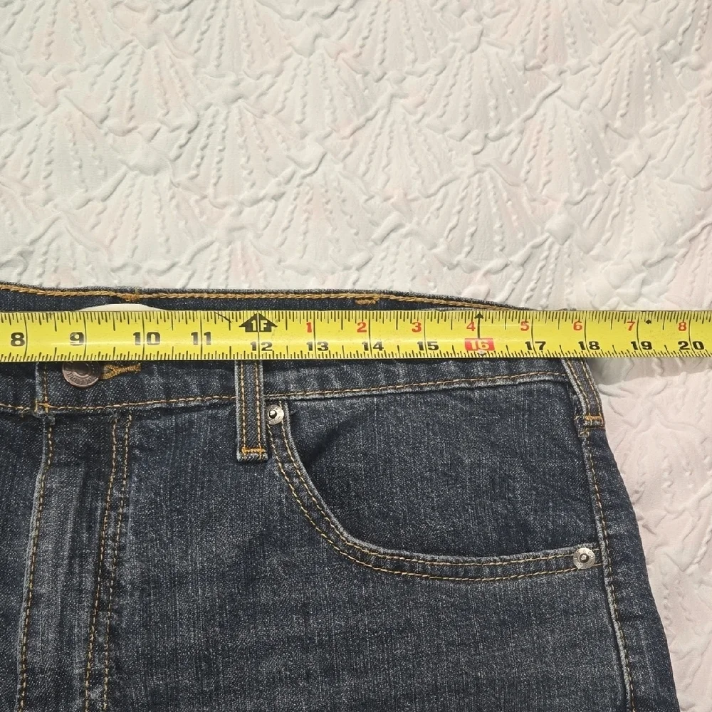 3/$10 Levi's Men's Dark Blue Bootcut Jeans - Picture 4 of 9
